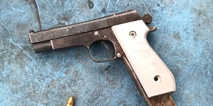 Suspected motorcycle snatchers lose bag of ammunition while fleeing police arrest
