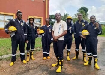 Anambra Fire Service trains UNIZIK students on grand wet, dry drill