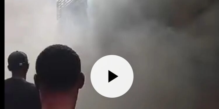 Just In: Fire Engulfs Bank Lane Near Ekwulobia Flyover
